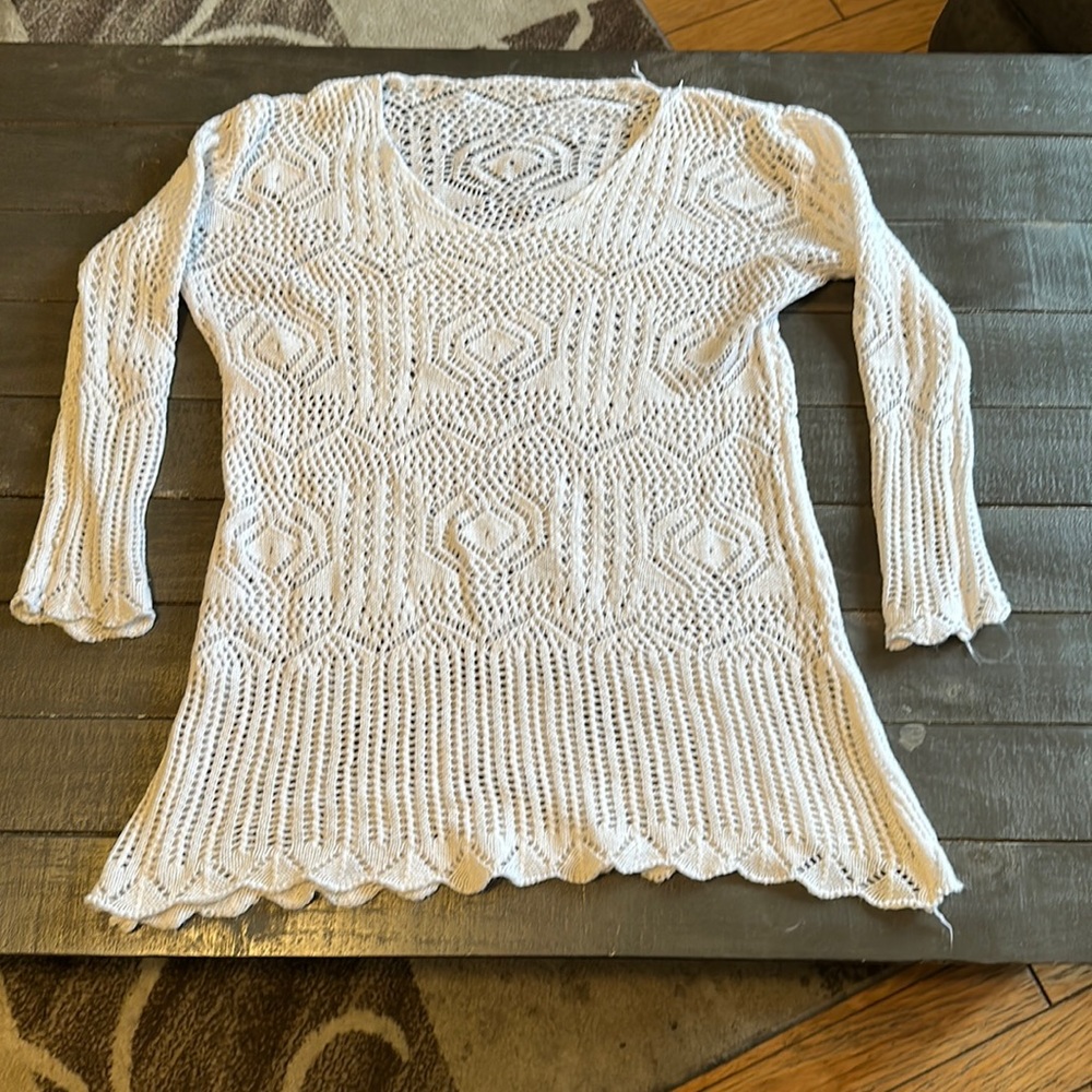 Vintage white beautiful knitted sweater size medium